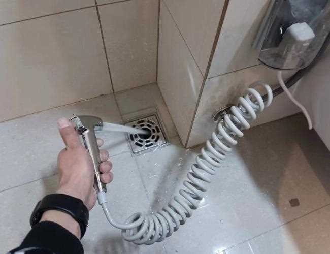 三元宾馆东侧路管道疏通专业疏通下水道图片