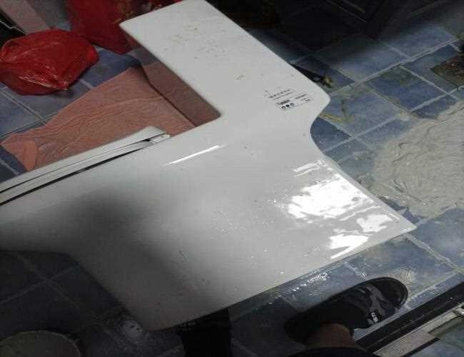 三家店管道疏通电动管道疏通器正确用法图片