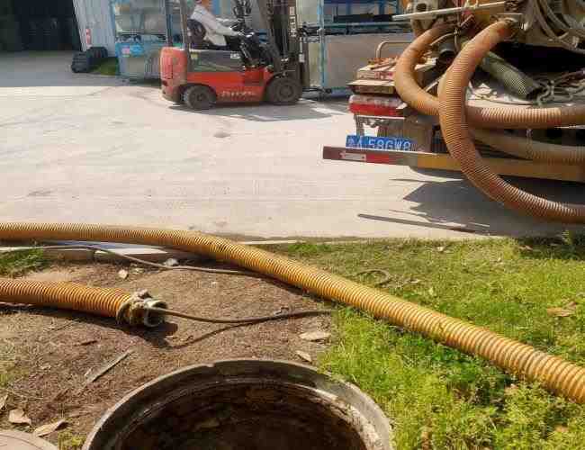 化粪池抽污车(化粪池抽污车价格)