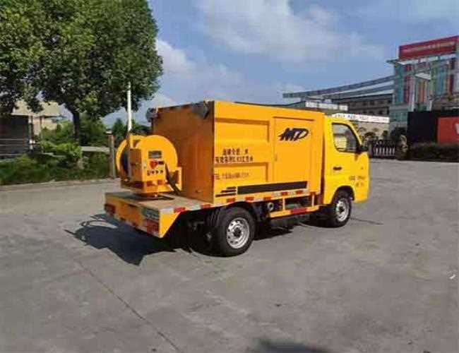 清理化粪池化油池(清理化粪池化油池的方法)